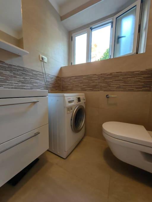 New 1 Bedroom Near Center And Beach Split Kültér fotó